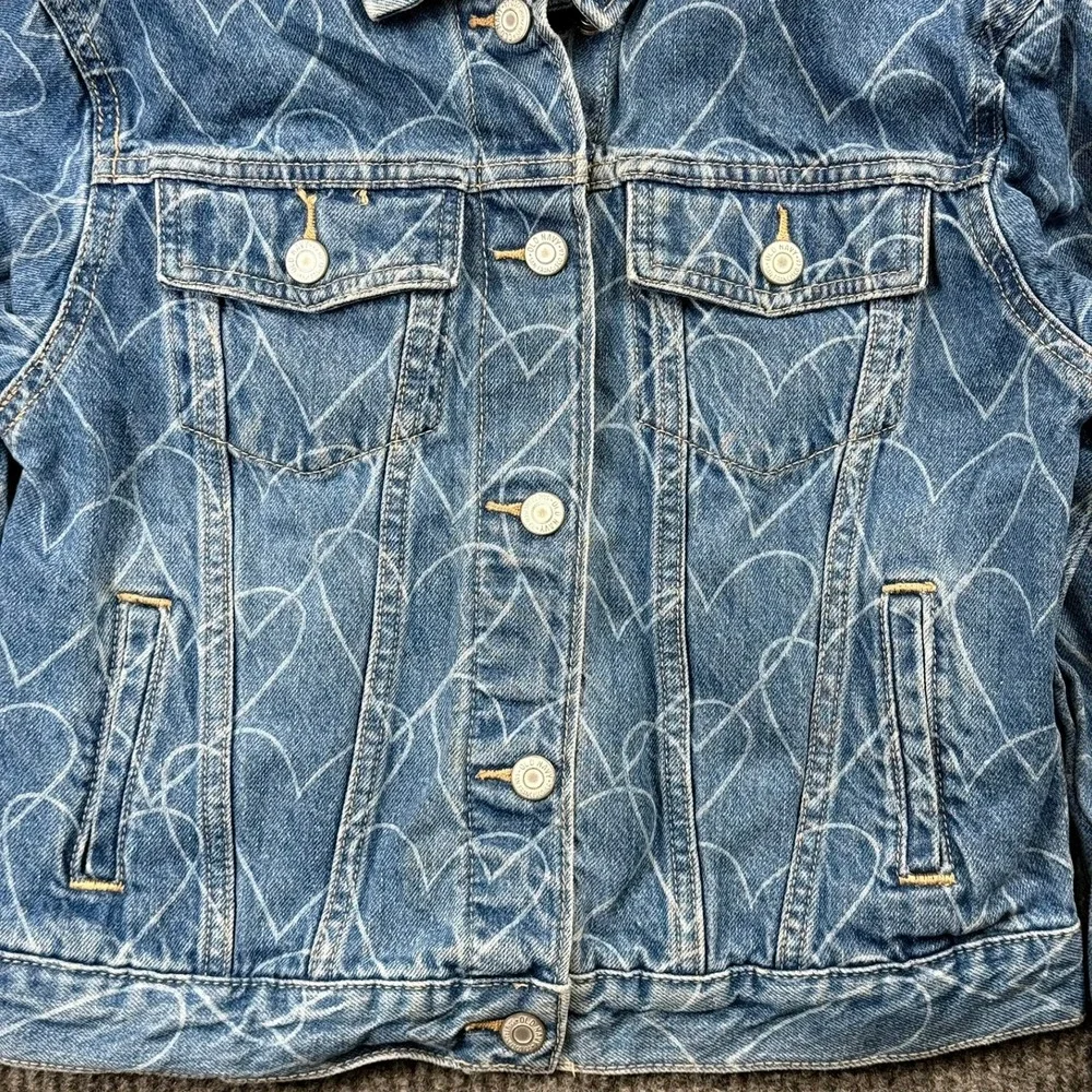 Old Navy Kids Blue Denim Heart Print Trucker Jacket Size L 10-12